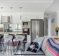 Stunning Burleigh Beach Apartment - Accommodation Brunswick Heads