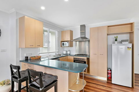 Stunning Family Escape On The Point With Bay Views - Accommodation Brunswick Heads 1