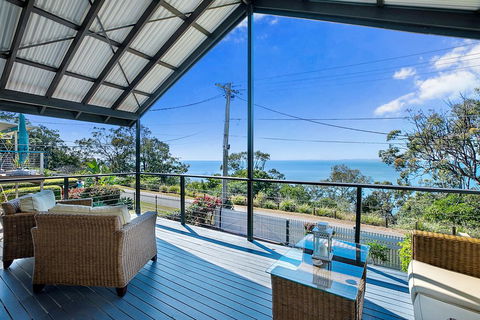 Stunning Family Escape On The Point With Bay Views - Accommodation Brunswick Heads 3
