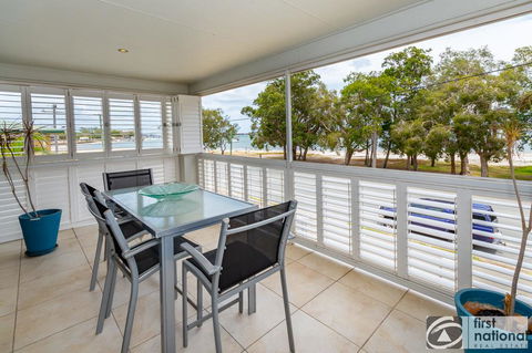 Stunning Waterfront Home With Pool - Sylvan Beach Esp, Bellara - Accommodation Brunswick Heads 1