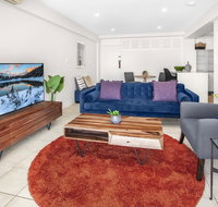 Stylish 2-Bed Apartment with Sweeping River Views - Accommodation Brunswick Heads