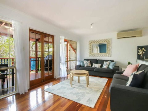Stylish 3 Bedroom Family Home In Leafy Paddington - Accommodation Brunswick Heads 3