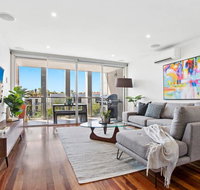 Stylish Saint Kilda Pad. walk to beach and cafes luna park - Accommodation Brunswick Heads
