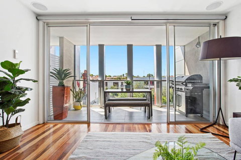 Stylish Saint Kilda Pad. Walk To Beach And Cafes, Luna Park - Accommodation Brunswick Heads 3
