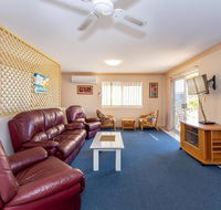 Stylish Unit Opposite Foreshore - Sylvan Beach Esp Bellara - Accommodation Brunswick Heads