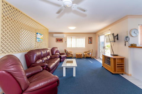 Stylish Unit Opposite Foreshore - Sylvan Beach Esp, Bellara - Accommodation Brunswick Heads 0