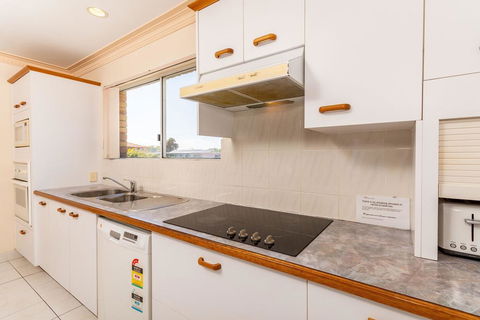 Stylish Unit Opposite Foreshore - Sylvan Beach Esp, Bellara - Accommodation Brunswick Heads 2