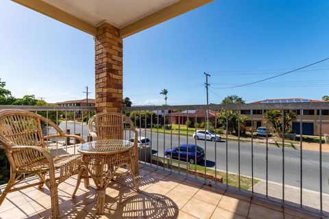 Stylish Unit Opposite Foreshore - Sylvan Beach Esp, Bellara - Accommodation Brunswick Heads 3