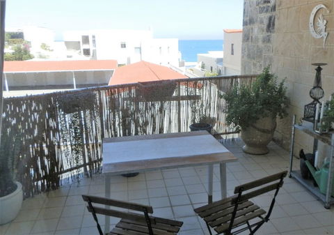 Sun, Sand, Sea And Salty Kisses Cottesloe Beach House - Accommodation Brunswick Heads 3