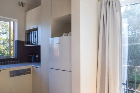 Sun-Drenched 1 Bed Studio Apt Newtown Parking - Accommodation Brunswick Heads 1