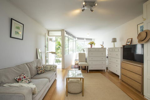 Sunlit Studio In The Trees, Walk To The Beach - Accommodation Brunswick Heads 0
