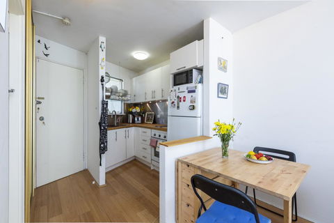 Sunlit Studio In The Trees, Walk To The Beach - Accommodation Brunswick Heads 3