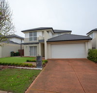 Superb Luxe 5BR housePoint Cook near lake - Accommodation Brunswick Heads