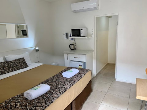 Surf Beach Motel Coffs - Accommodation Brunswick Heads 1