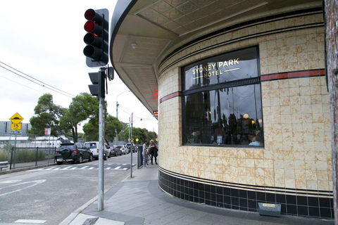 Sydney Park Hotel - Accommodation Brunswick Heads 1