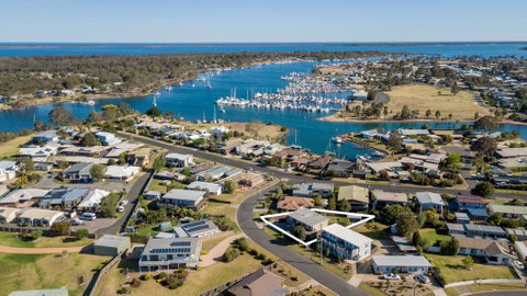Tanjil - A Stroll From The Water In Paynesville - Accommodation Brunswick Heads 0