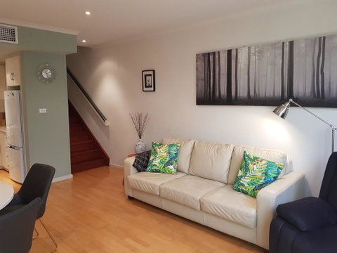 The Artisan - 3BR House In The City - Accommodation Brunswick Heads 2