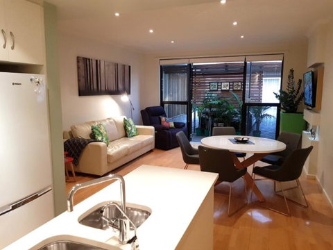 The Artisan - 3BR House In The City - Accommodation Brunswick Heads 0