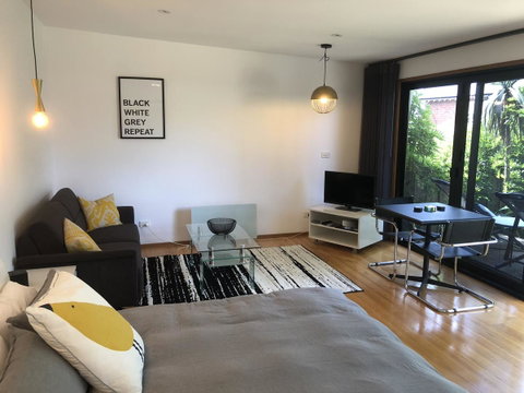 Studio SixA ... A Haven In The Heart Of Hobart - Accommodation Brunswick Heads 2