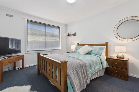 Elkie Villa - 2 Bedroom Unit - Burnie - Accommodation Brunswick Heads 1