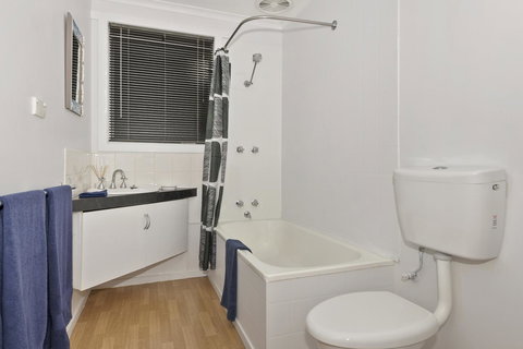 Elkie Villa - 2 Bedroom Unit - Burnie - Accommodation Brunswick Heads 6