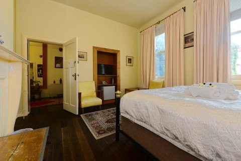 Edinburgh Gallery Bed & Breakfast - Accommodation Brunswick Heads 23