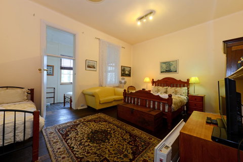Edinburgh Gallery Bed & Breakfast - Accommodation Brunswick Heads 38