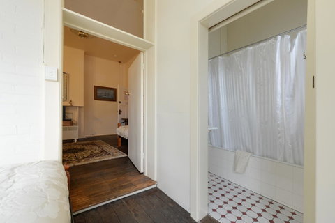 Edinburgh Gallery Bed & Breakfast - Accommodation Brunswick Heads 33