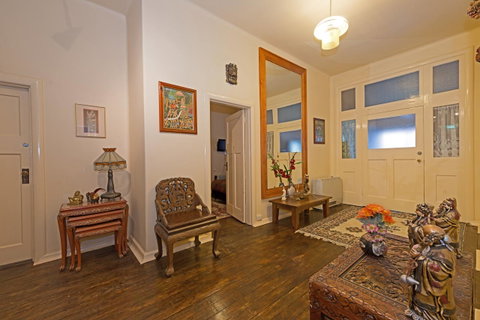 Edinburgh Gallery Bed & Breakfast - Accommodation Brunswick Heads 2