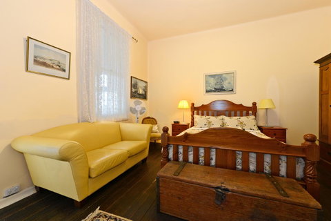 Edinburgh Gallery Bed & Breakfast - Accommodation Brunswick Heads 31