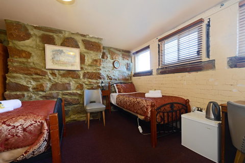 Edinburgh Gallery Bed & Breakfast - Accommodation Brunswick Heads 9