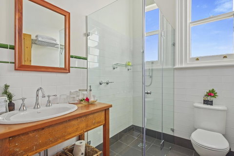 Cygnet Old Bank - Accommodation Brunswick Heads 8