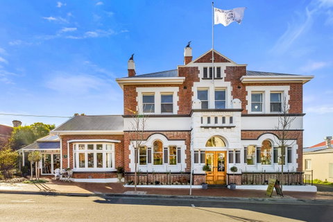 Cygnet Old Bank - Accommodation Brunswick Heads 0