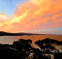 DOLPHIN LOOKOUT COTTAGE - amazing views of the Bay of Fires - Accommodation Brunswick Heads