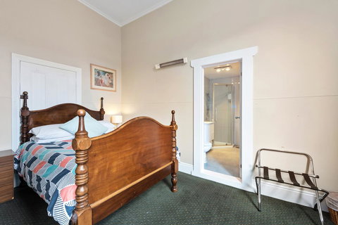 Empire Hotel Queenstown - Accommodation Brunswick Heads 1