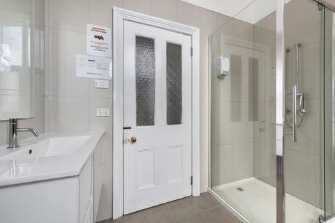 Empire Hotel Queenstown - Accommodation Brunswick Heads 10