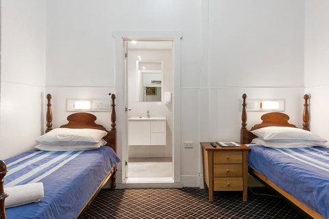 Empire Hotel Queenstown - Accommodation Brunswick Heads 4