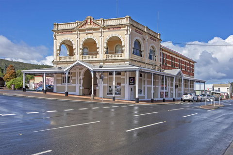Empire Hotel Queenstown - Accommodation Brunswick Heads 0
