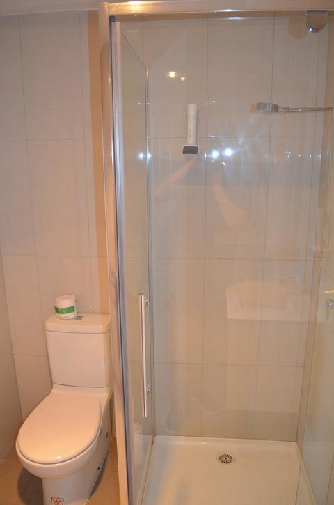 Empire Hotel Queenstown - Accommodation Brunswick Heads 2