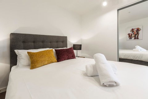 2Bedroom Apartment With Views In Docklands Next To CBD & Marvel Stadium - Accommodation Brunswick Heads 12