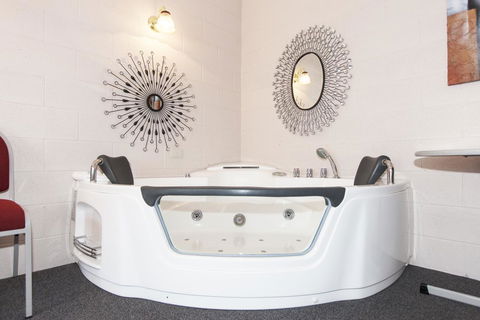 The Grampians Motel - Accommodation Brunswick Heads 4