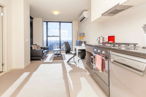 Melbourne SkyHigh Apartments - Accommodation Brunswick Heads 1