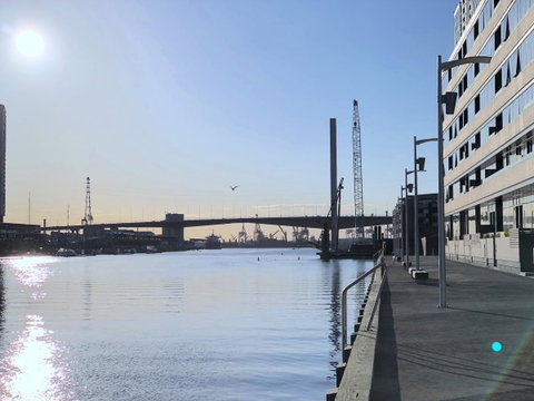 Pride Docklands Waterfront Apartment City View - Accommodation Brunswick Heads 6
