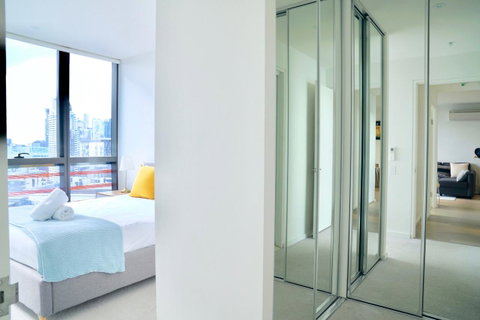 Pride Docklands Waterfront Apartment City View - Accommodation Brunswick Heads 23