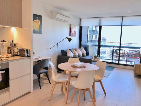 Pride Docklands Waterfront Apartment City View - Accommodation Brunswick Heads 5