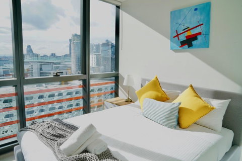 Pride Docklands Waterfront Apartment City View - Accommodation Brunswick Heads 10