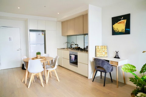 Pride Docklands Waterfront Apartment City View - Accommodation Brunswick Heads 13