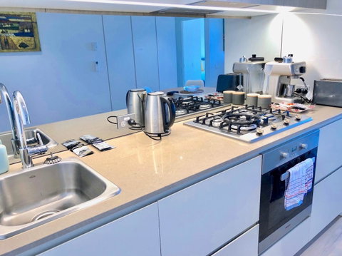 Pride Docklands Waterfront Apartment City View - Accommodation Brunswick Heads 28