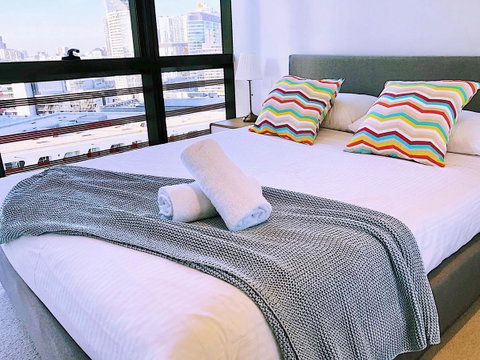 Pride Docklands Waterfront Apartment City View - Accommodation Brunswick Heads 26