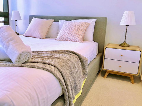 Pride Docklands Waterfront Apartment City View - Accommodation Brunswick Heads 25